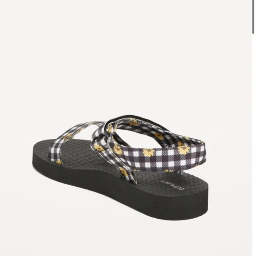 Old Navy Girls Black White Gingham Daisy Cross Strap Sandals Size 2 NWT